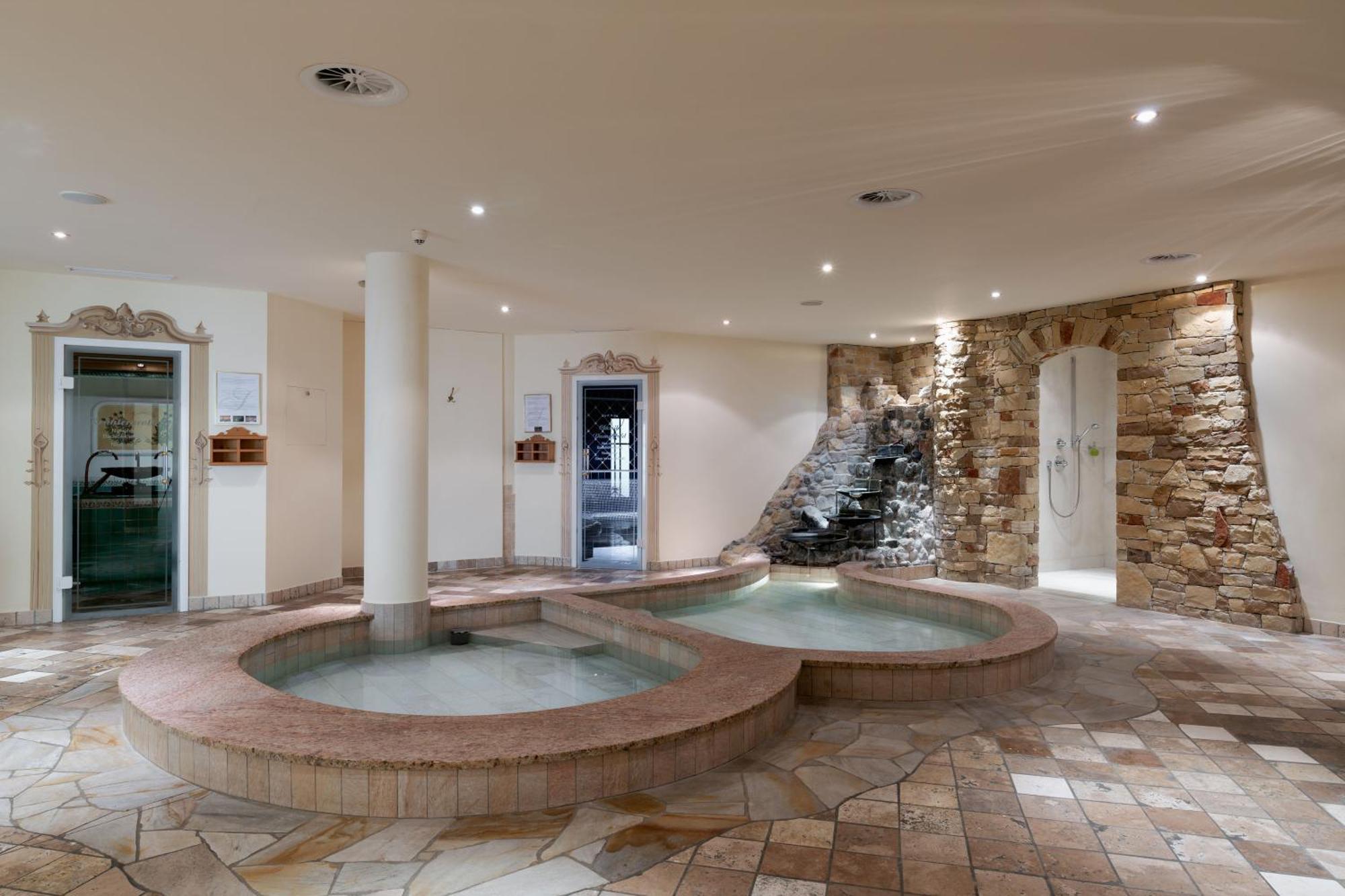 Hotel Singer - Relais & Chateaux Берванг Екстер'єр фото