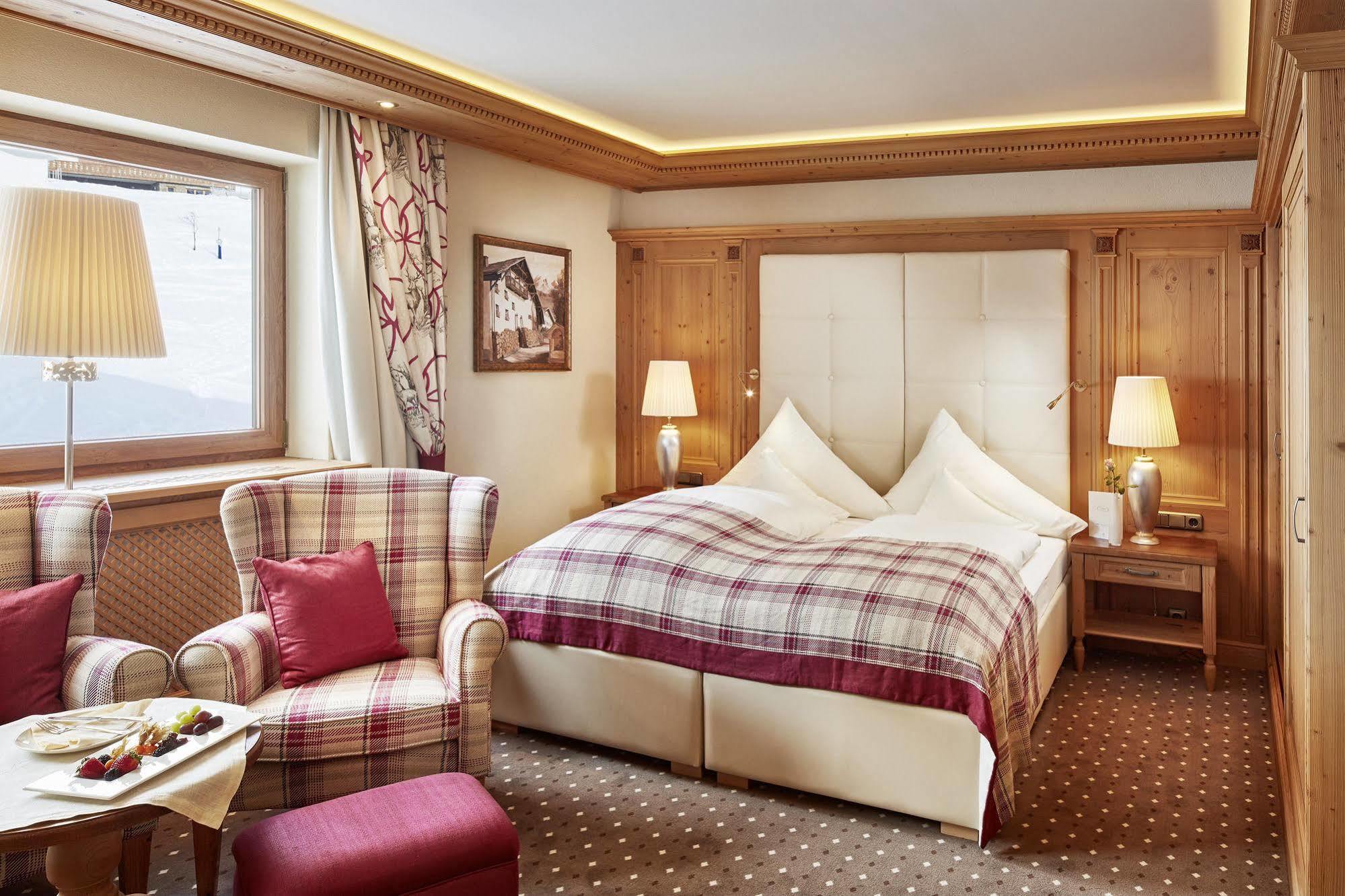 Hotel Singer - Relais & Chateaux Берванг Екстер'єр фото